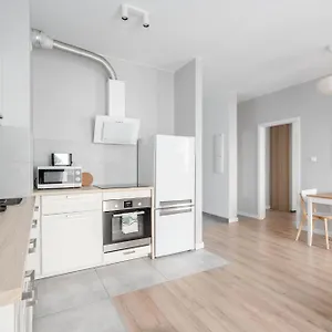 https://chill-apartments-marywilska.warsawhotelspoland.com